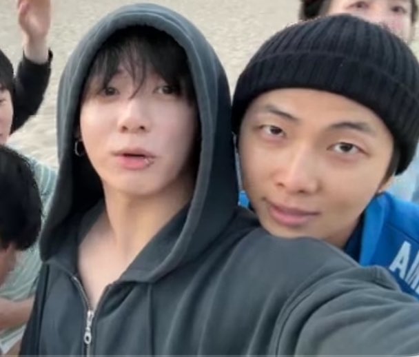 i know jungkook’s heart did a flip