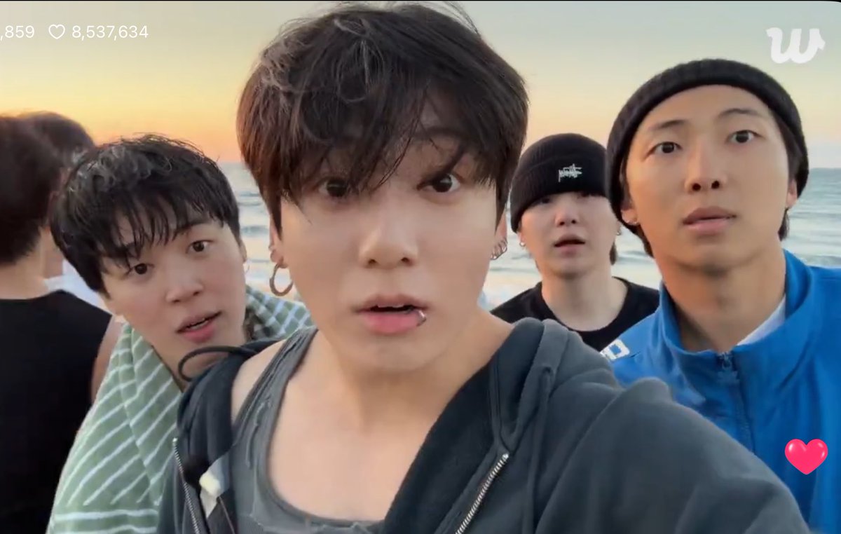 WHAT DID THEY SAW OMG THEIR FACES 😭