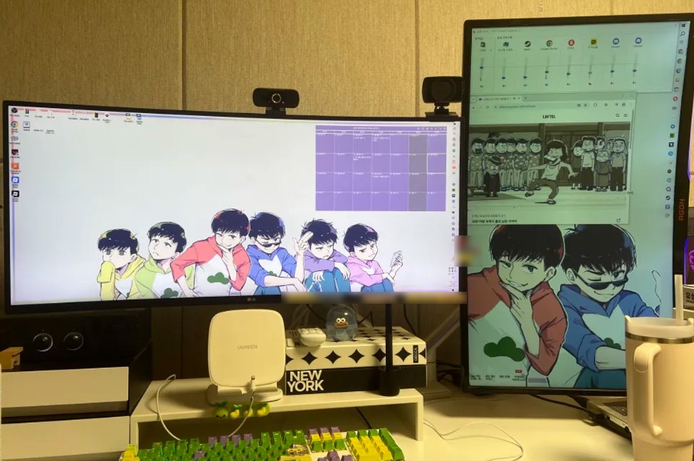 herb_o56's tweet photo. 컴터앞에서 거의 하루종일 앉아있는 직업이다보니

배경화면 육둥이로 바꾸니까 컴 키자마자
하루시작을 함박웃음으로 시작할수 있어서 행복합니다+ㅅ+..

(사진은 어제사진^p^)

#오소마츠상 #배경화면 #쁘허 https://t.co/0o8sEazUew