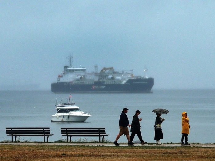 VancouverSun's tweet image. YVR records its wettest year since 1912 vancouversun.com/news/yvr-recor…