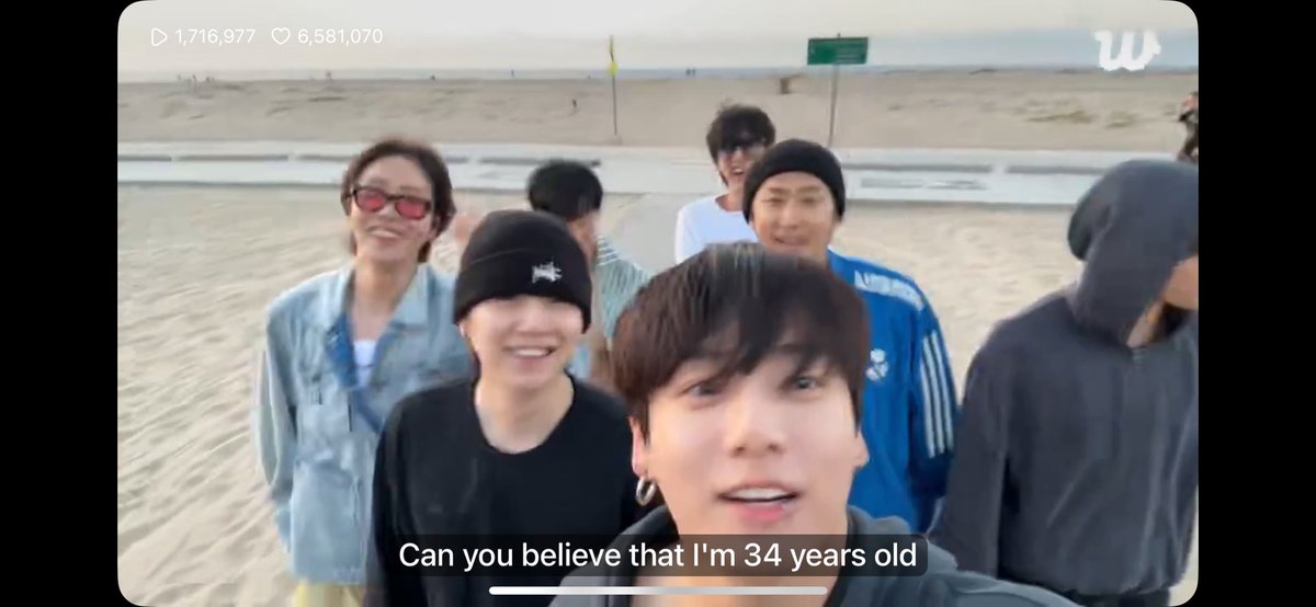 lilacmoth13's tweet photo. AHHHHHHH ALL OF THEM!! 😍🥰💜🌊 #BTSARMY glitching but beautiful! https://t.co/6td4DLuTQK