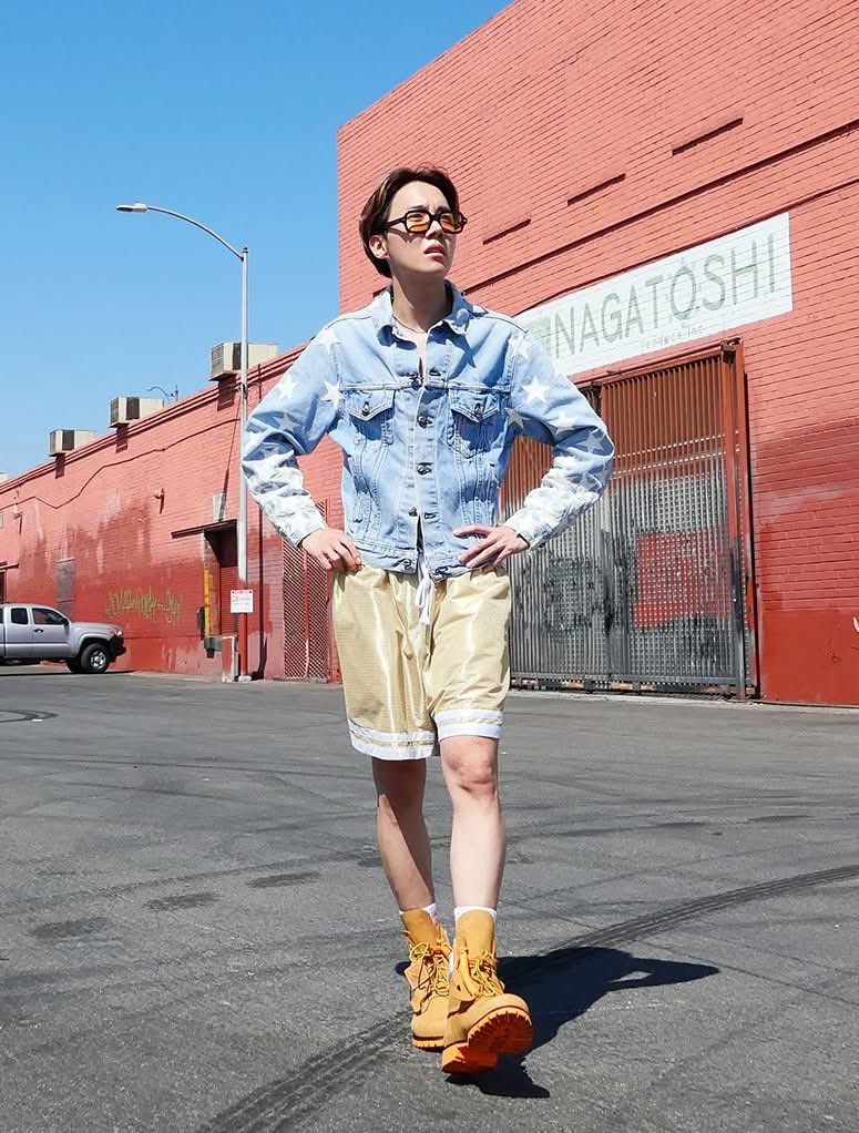 ErinBrownWrites's tweet photo. Hobi revisiting this iconic fit is VERY PLEASING TO ME. https://t.co/mVaI2gngBO