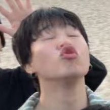 kookminville's tweet photo. they’re twins https://t.co/PaRkYJAg4N