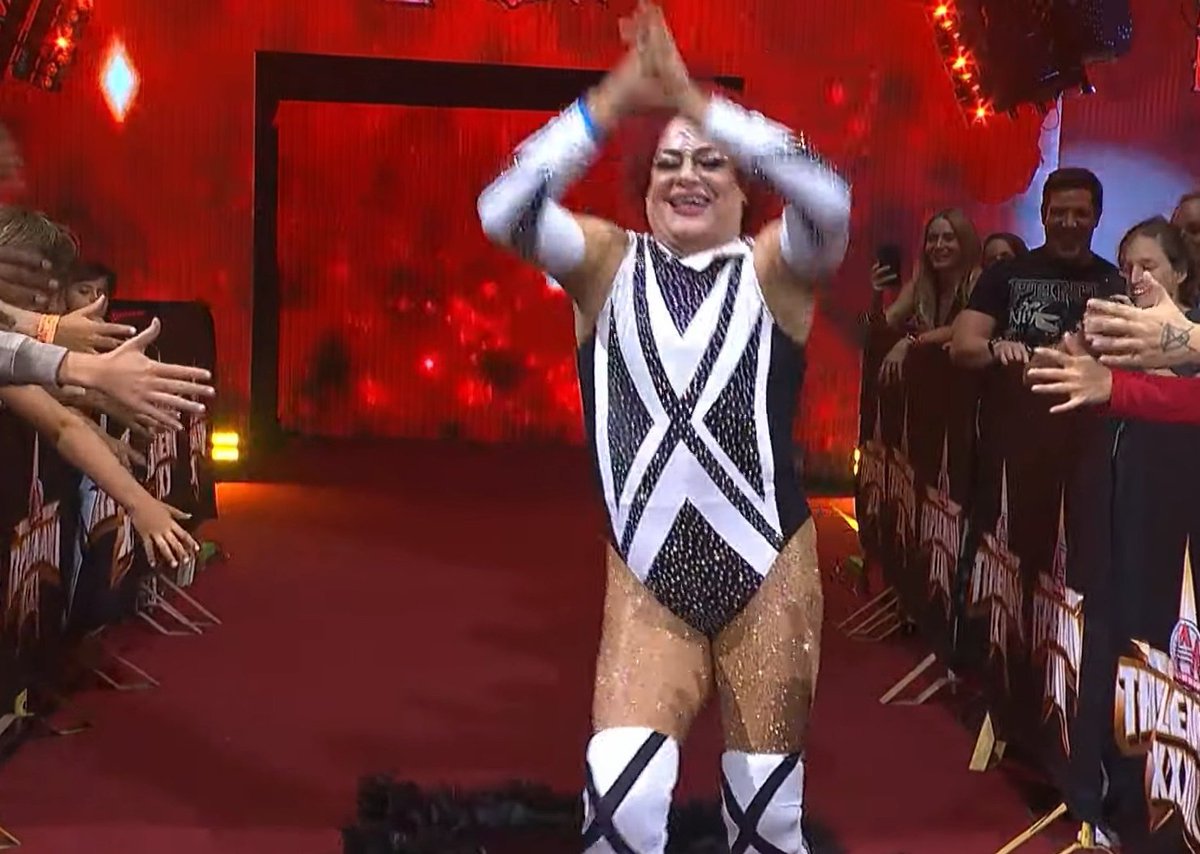 jonasdluna's tweet photo. El público internacional la ha de estar pasando bien raro con lo Surreal que es la Lucha Libre Mexicana
#Triplemanía33 https://t.co/2eqnXmiGcJ