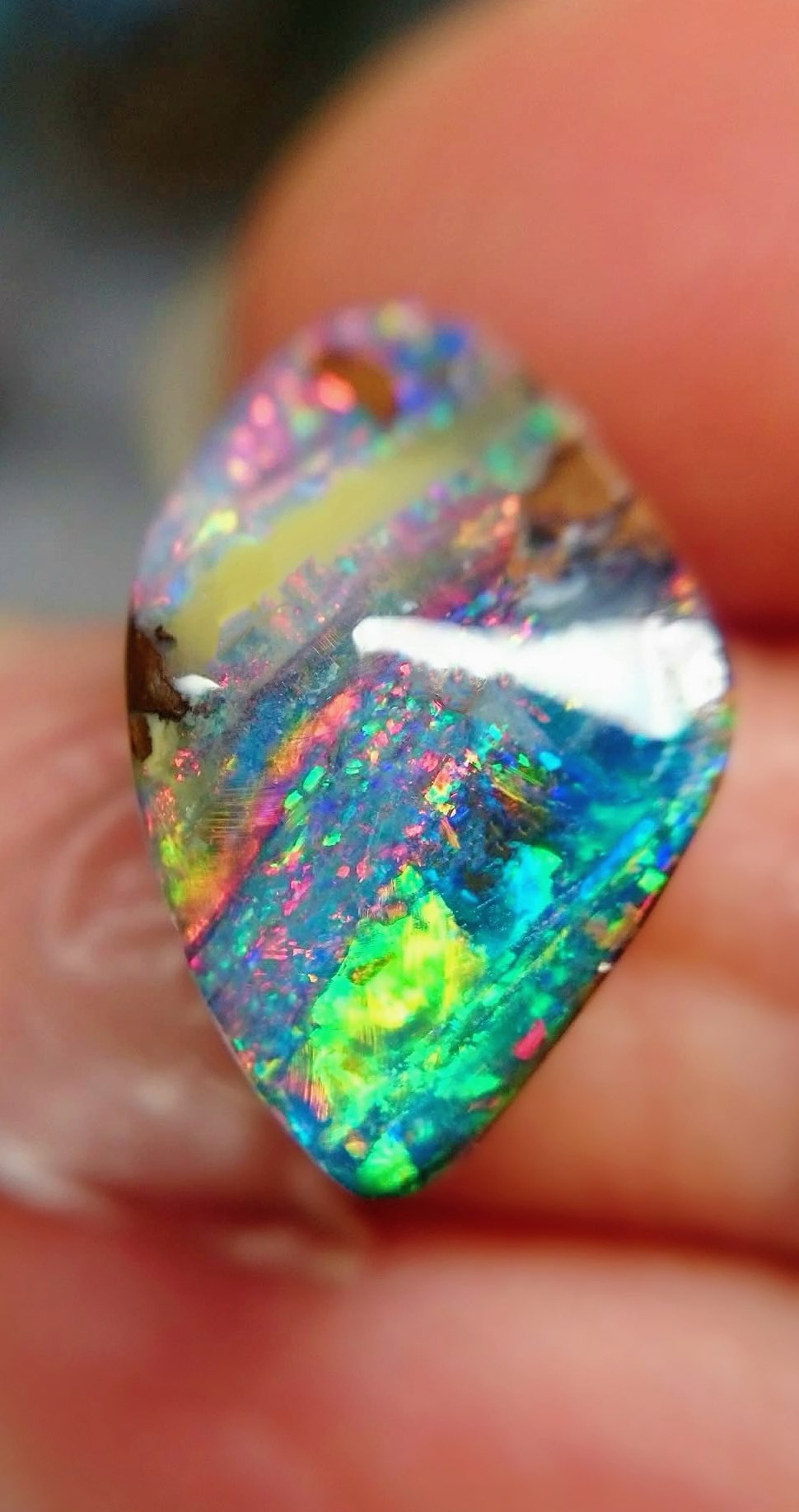 ❤❤〚ボルダーオパール 〛 　　流れるオーロラ ✨✨ ボルダーオパール オーストラリア産 3.13ct【241107-2676