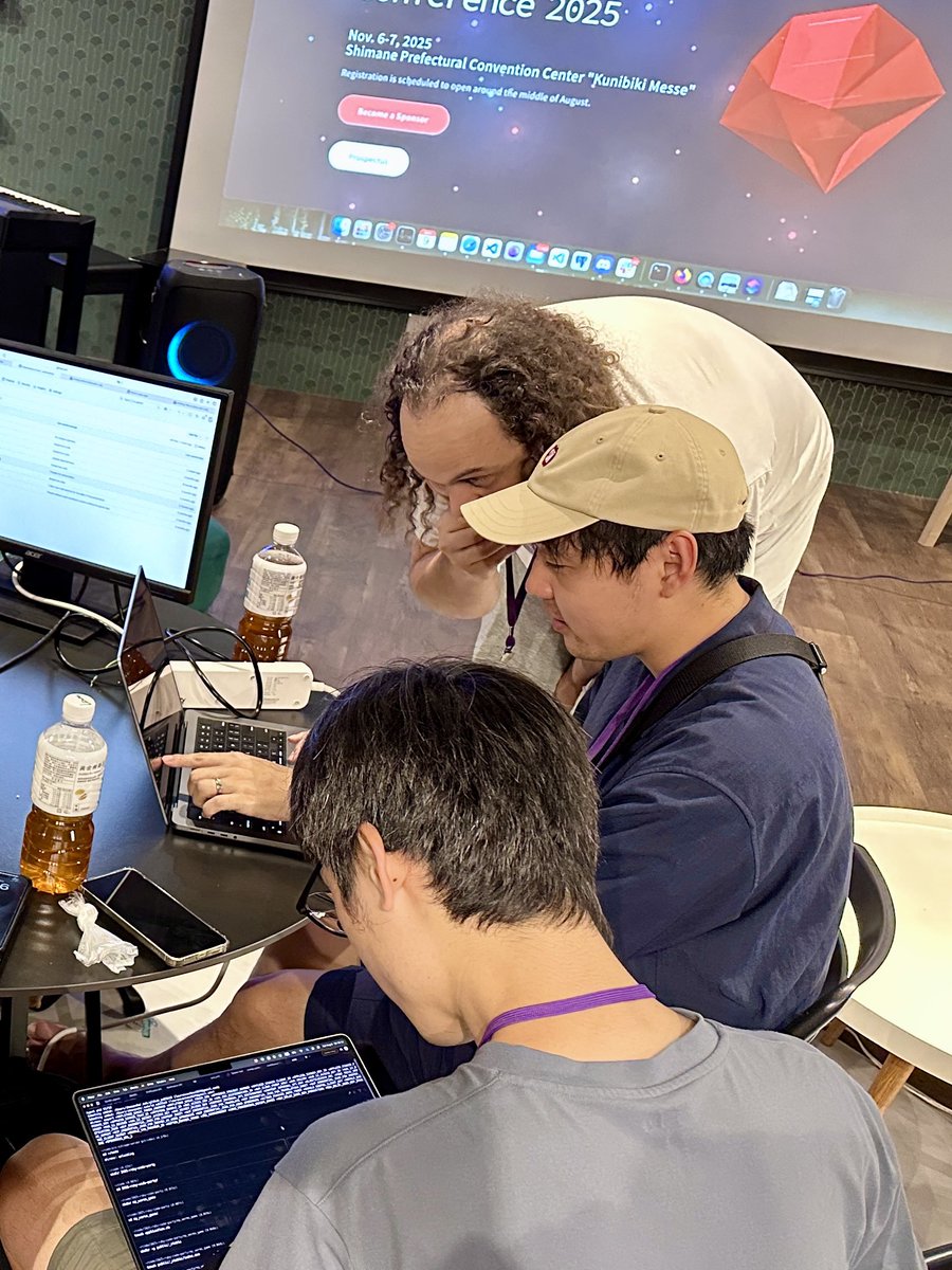 rubyconftw's tweet image. At the #Async table led by @ioquatix, they built real-time games with #Falcon server &amp;amp; #Lively framework, and demoed on stage during the free-sharing time🎮

The participants were so into it that Samuel hosted an extra session on Day 3💪

2025-08-09 #CodeParty #RubyConfTW #COSCUP