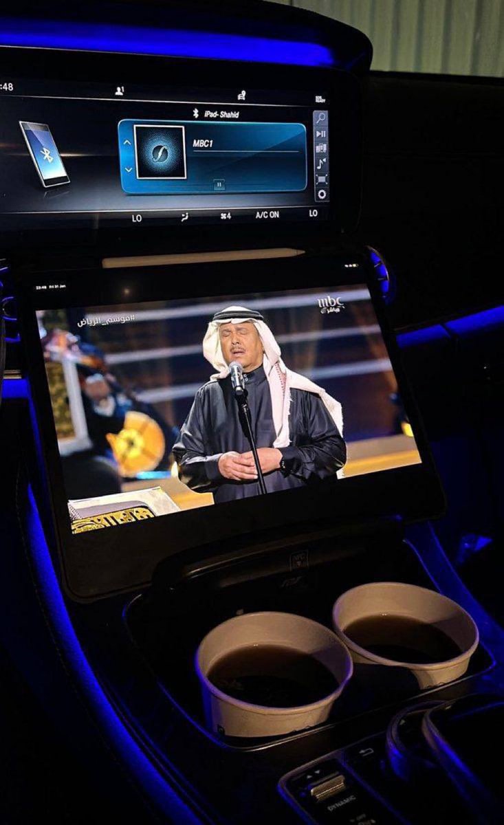 manarabdu1's tweet image. انا و انت وثالثنا محمد عبده ..