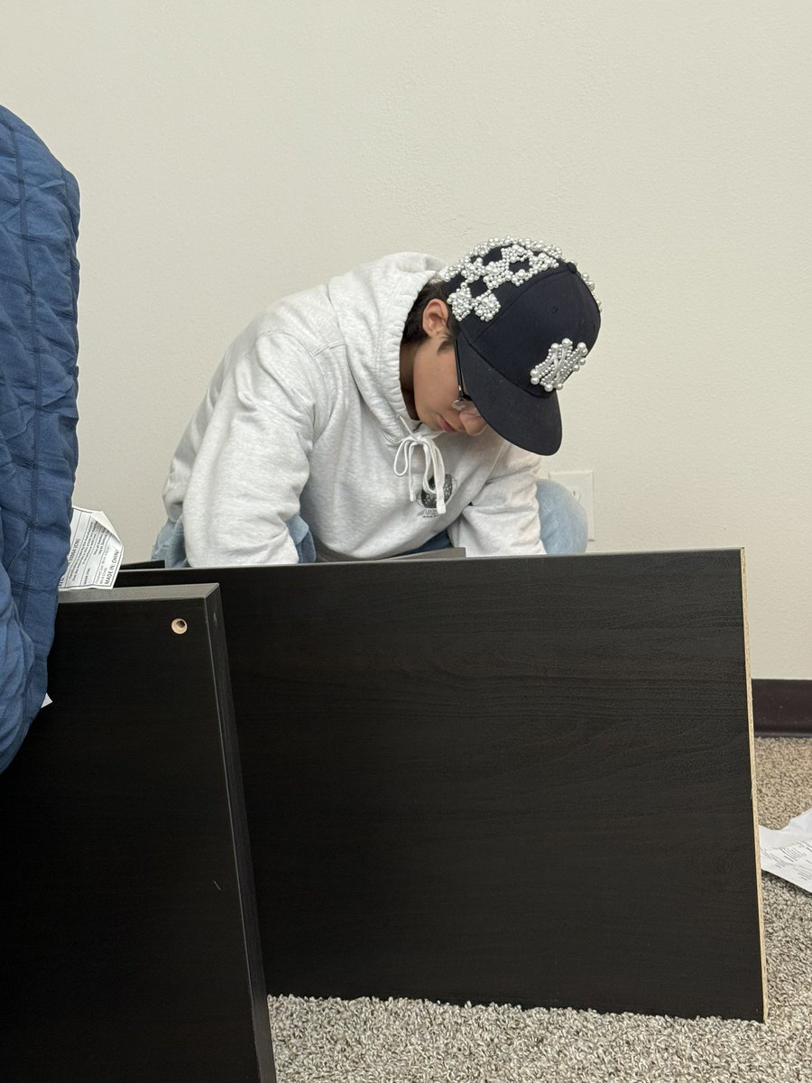 He’s here!  

Move in day for my nephew at UTSA!

I am beyond excited to have him in San Antonio!