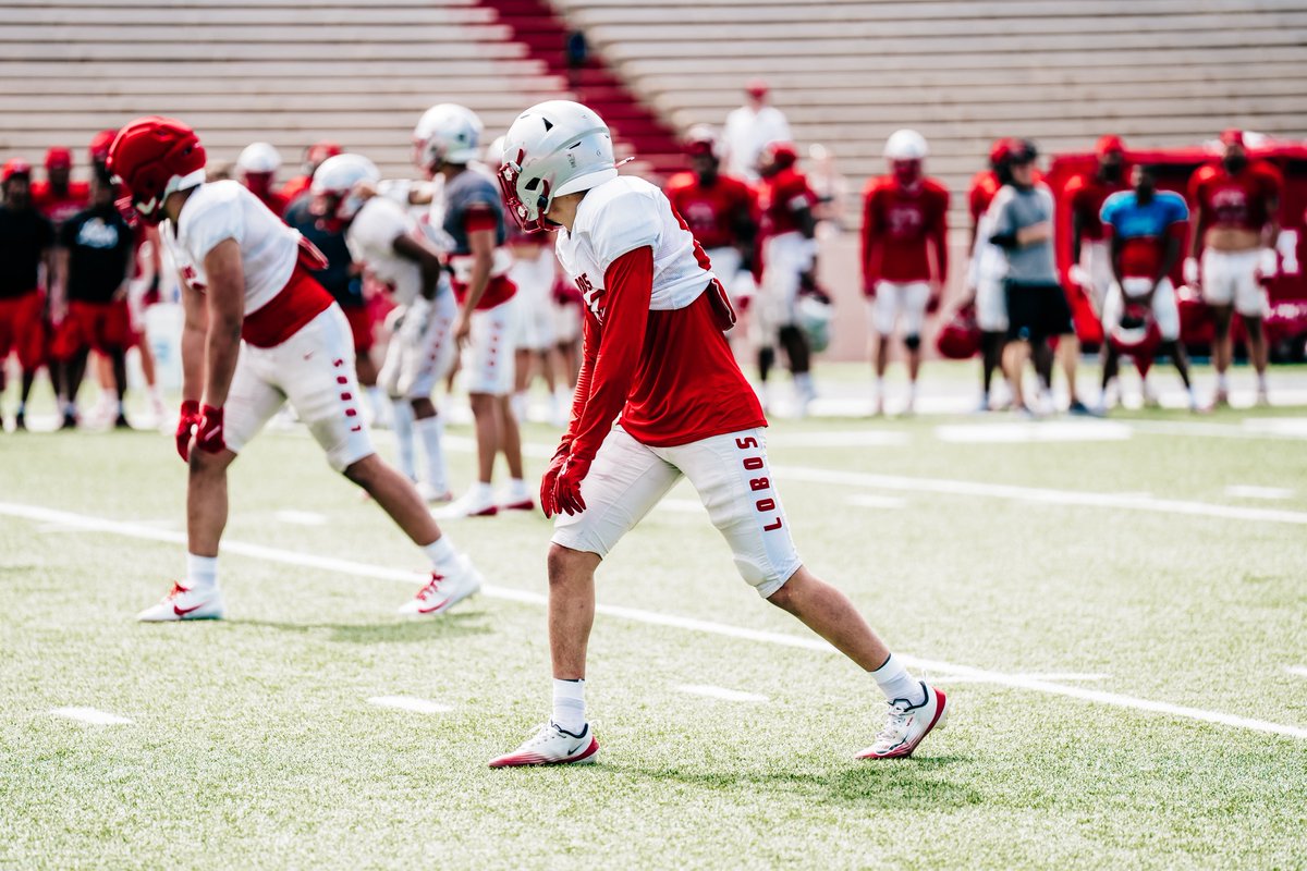 Jeter21JT's tweet photo. Fall camp 🏕️ @UNMLoboFB https://t.co/48JIT3hQqI