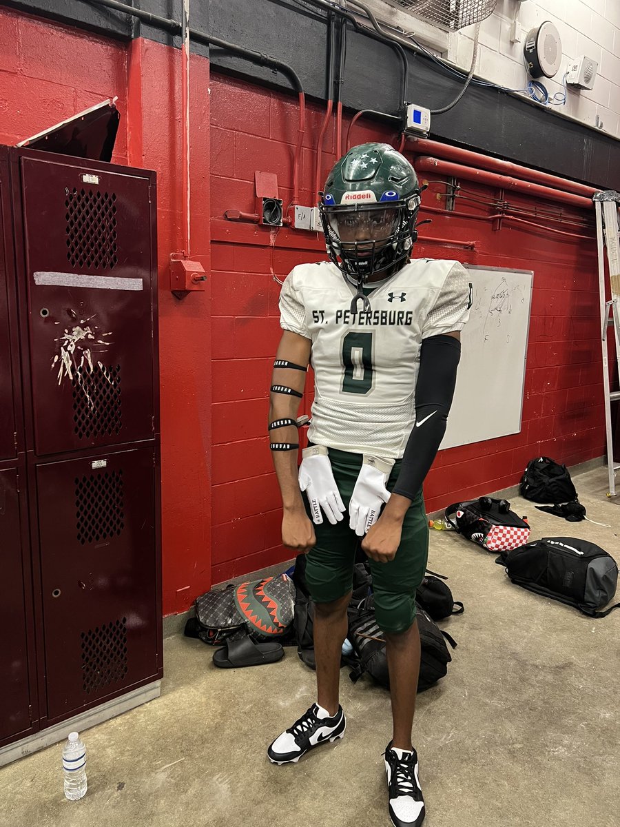 Coach Hemingway (@coach_hemingway) on Twitter photo Meet my 🧬 cousin Jerrel Carey Jr.
2026 DB
6’1 176lbs
0 catches allowed v. Dunedin
💥 length
💥 speed
💥 very physical
Keep this ATH on your radar <a href="/PinellasHSMedia/">Pinellas Highschool Media Group</a> <a href="/Andy_Villamarzo/">Andy Villamarzo</a> <a href="/BigFaceSportss/">BigFaceSports, (Recruiting & Scouting)</a> <a href="/Biggamebobby/">Bob Putnam</a> <a href="/CoastRecruits/">Coast 2 Coast Recruits</a> <a href="/RPOrecruits/">R.P.O. Consulting</a> <a href="/Rivals/">Rivals</a> <a href="/SBLiveFL/">Florida High School On SI</a> <a href="/bethe_beast1k/">bethe Beast powered by coach allen TV</a> Meet my 🧬 cousin Jerrel Carey Jr.
2026 DB
6’1 176lbs
0 catches allowed v. Dunedin
💥 length
💥 speed
💥 very physical
Keep this ATH on your radar <a href="/PinellasHSMedia/">Pinellas Highschool Media Group</a> <a href="/Andy_Villamarzo/">Andy Villamarzo</a> <a href="/BigFaceSportss/">BigFaceSports, (Recruiting & Scouting)</a> <a href="/Biggamebobby/">Bob Putnam</a> <a href="/CoastRecruits/">Coast 2 Coast Recruits</a> <a href="/RPOrecruits/">R.P.O. Consulting</a> <a href="/Rivals/">Rivals</a> <a href="/SBLiveFL/">Florida High School On SI</a> <a href="/bethe_beast1k/">bethe Beast powered by coach allen TV</a>