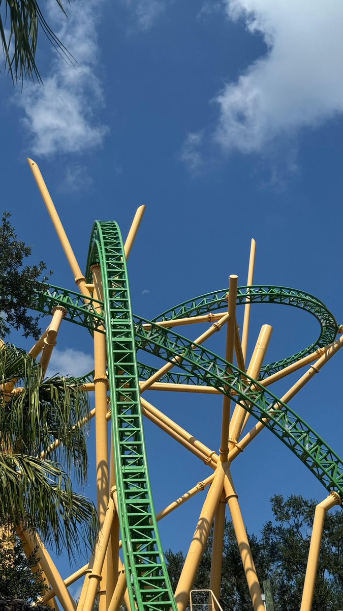 dxnte593's tweet photo. Una experiencia nueva en Busch Garden’s donde descubrí mi otra rollercoaster favorita 🎢 https://t.co/qVRbgpR7Io