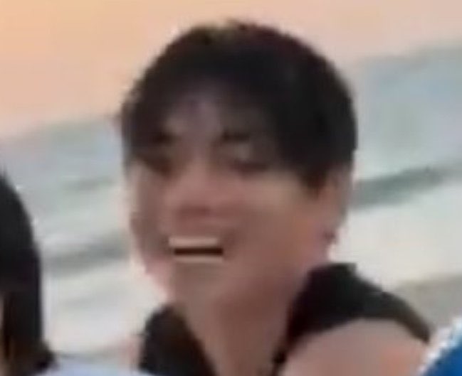 o sorriso quadrado que o army ama