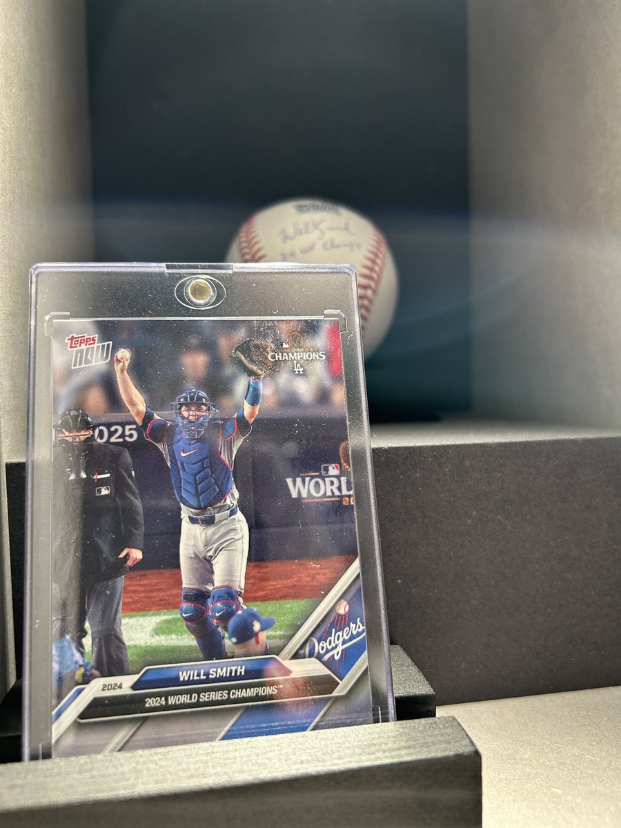 強肩での盗塁阻止をした #ウィル・スミス 選手の直筆サイン入りボール