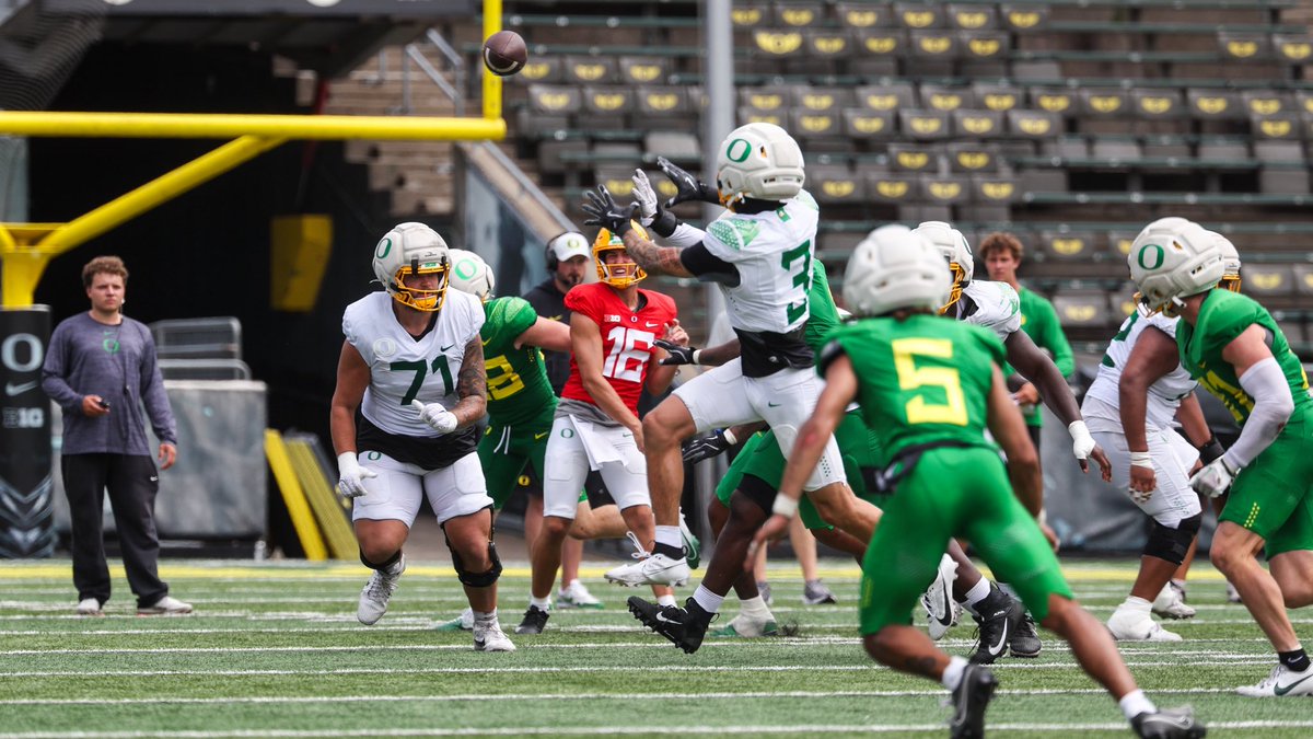 Oregon Football tweet media