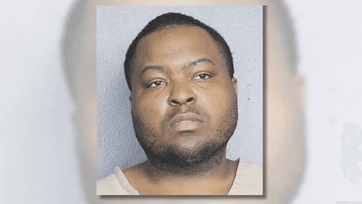 bayeazze's tweet photo. Seun Kingston sentenced to three and a half years in prison. Found guilt of ripping off car dealerships jewelers mattress in a wife fraud scheme amounting to over $1 million https://t.co/dOTGPoqFgp