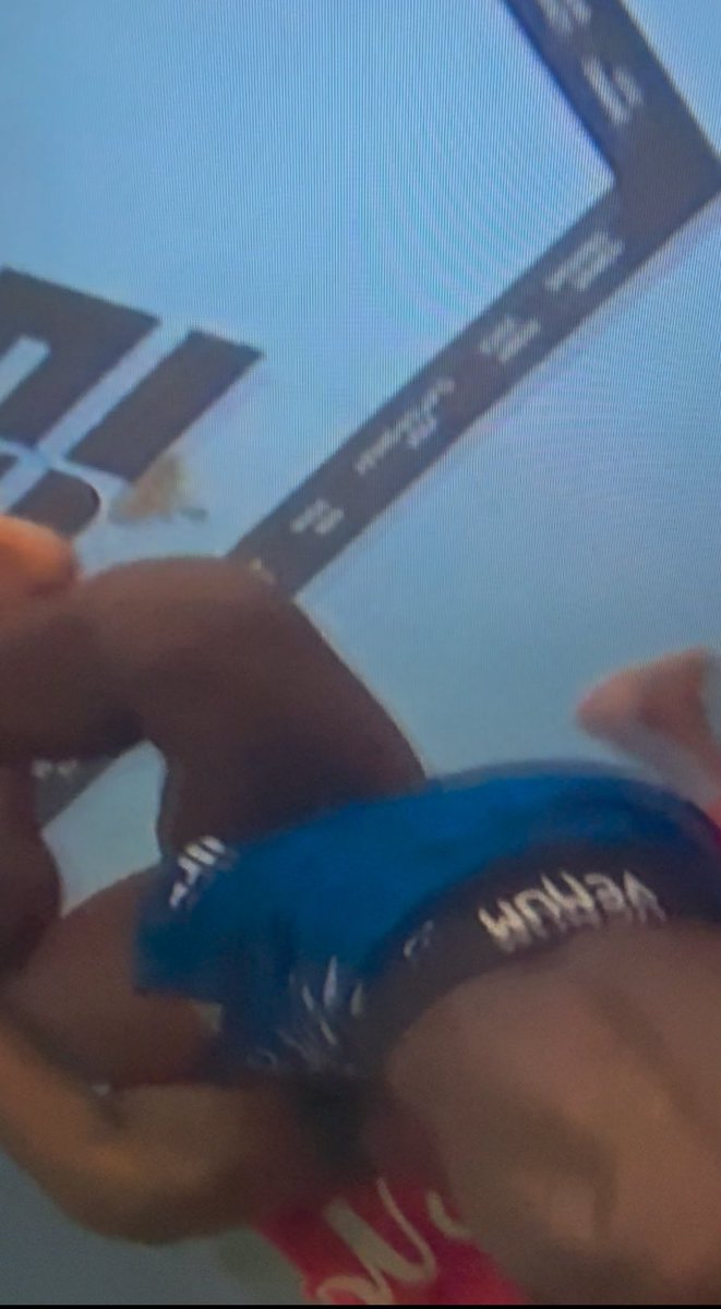 Who shat in the ring #UFC319