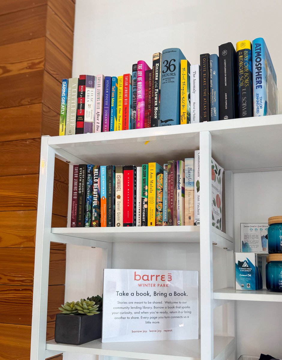 barre3wp's tweet photo. Lookin' fresh, feelin' fresh. 🌹 We've loved seeing so many familiar faces as everyone settles back into fall routines, but you may have noticed some fresh upgrades in the studio, from brand new b3 x BY retail, to our b3wp lending library. #barre3winterpark https://t.co/LzVMrMRBlT