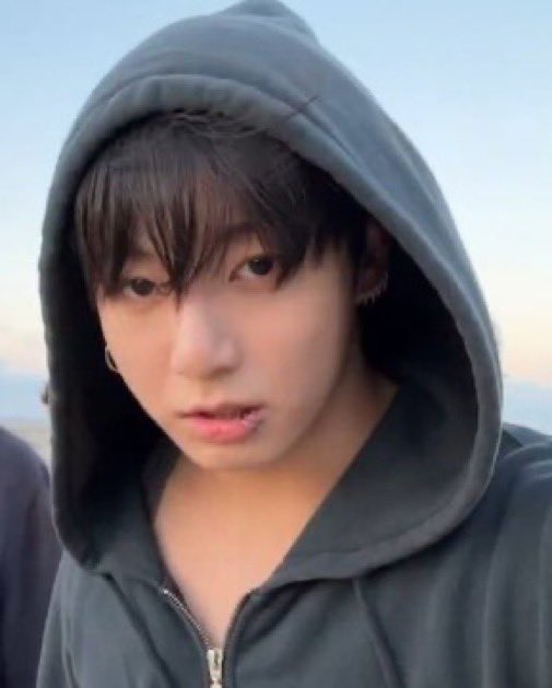 • taekook • tweet media