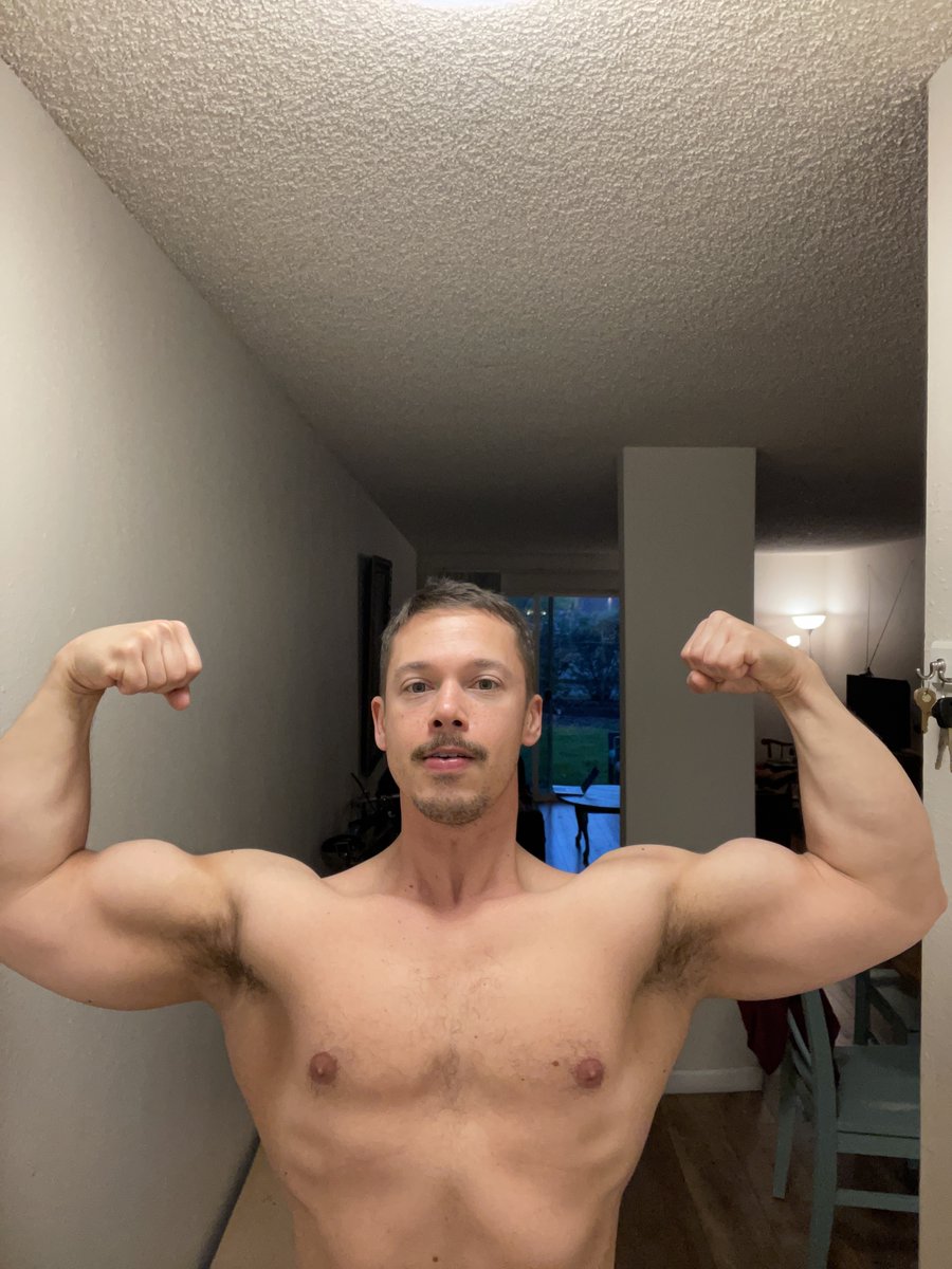 VICTORINNO_X's tweet photo. Time to flex https://t.co/Uc9yxedsrn