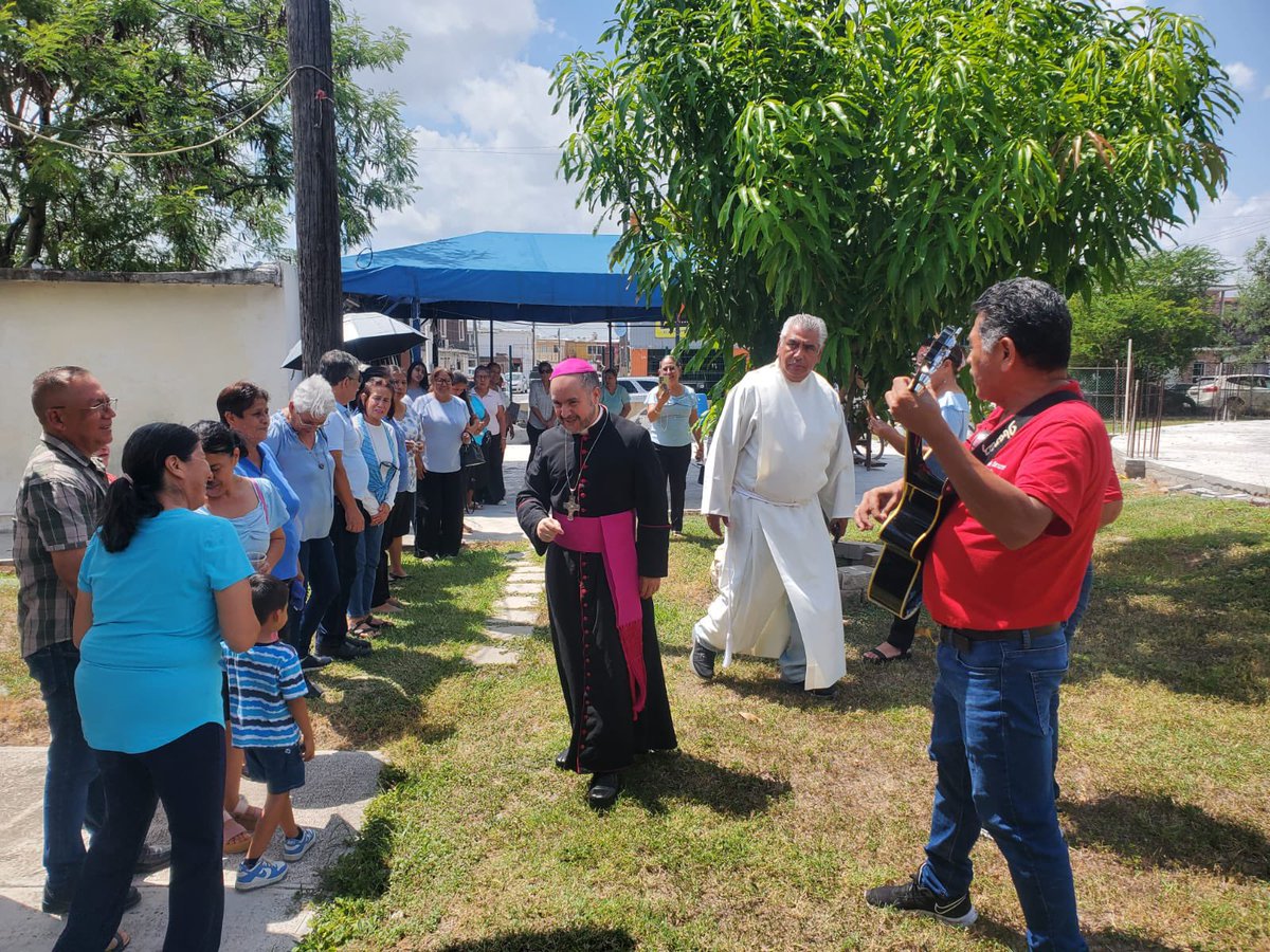 Con encuentros con niños y jóvenes del Catecismo y del Catecumenado, visitas a las capillas Santa Cruz e Inmaculado corazón de María y a enfermos, reunión con grupos y pastorales, Misa y convivencia, culminó la visita pastoral a la parroquia María Reyna de la paz #Matamoros