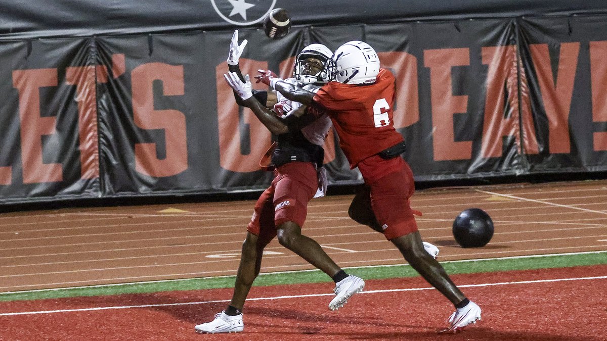 Under the lights for real in 14 days... 🎩🏈

#WeWILL | #LetsGoPeay