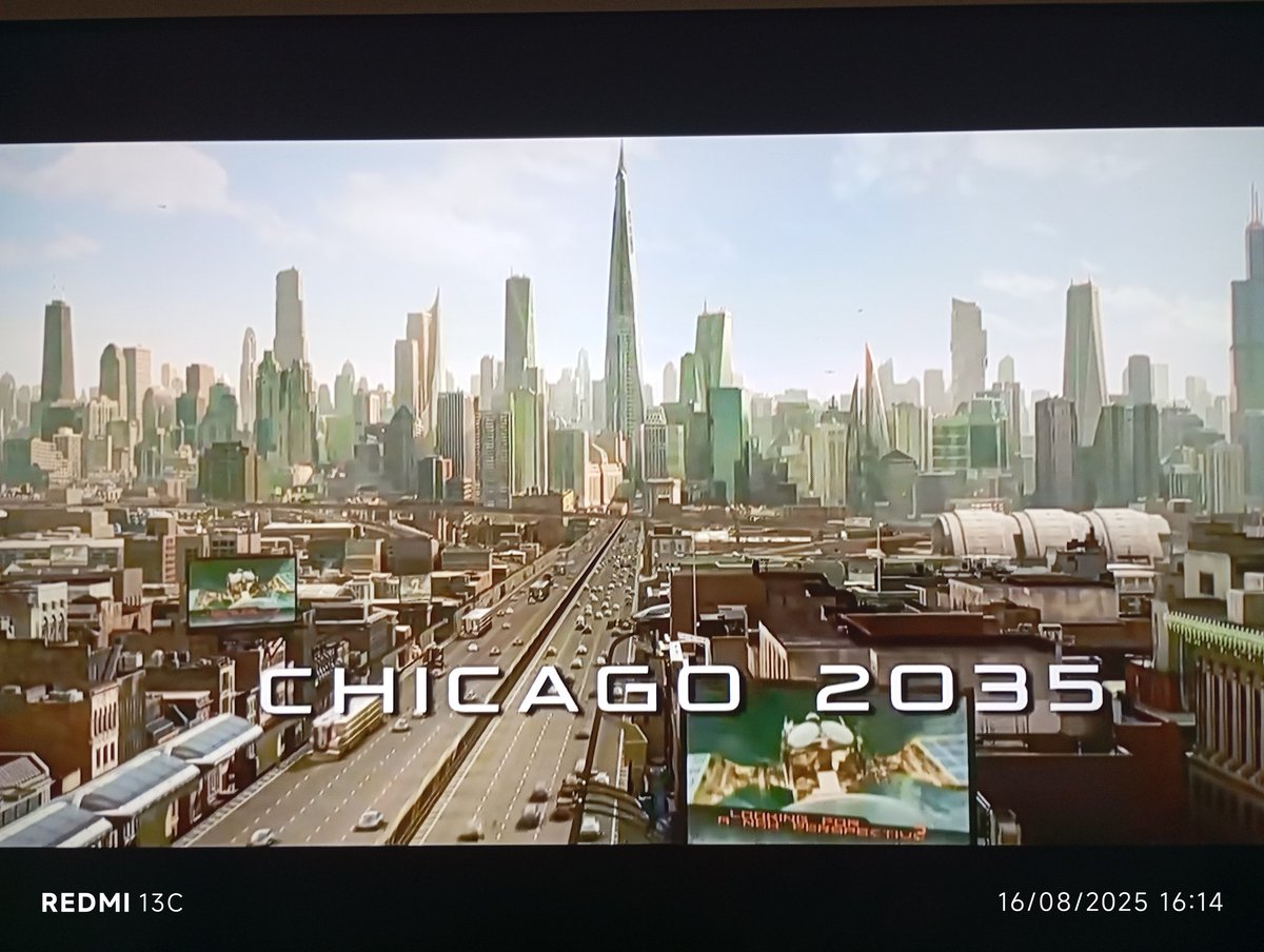 vallovig's tweet image. Ahora que le mostraba a mi hija menor la peli #YoRobot #IRobot con #WillSmith notamos que ese futuro se fija en el año 2035 &quot;2035&quot; a la vuelta de la esquina. Pero seguramente aún estamos lejos. ¿Verdad?
@cinefiliacult @MorganBytes @JaSantaolalla #IsaacAsimov #Vicky #IA #AI