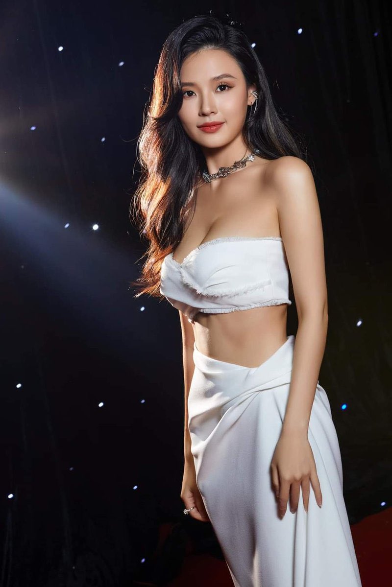 dung_midu's tweet photo. Toả sáng trong đêm ⭐️ https://t.co/jbO5thR0TS