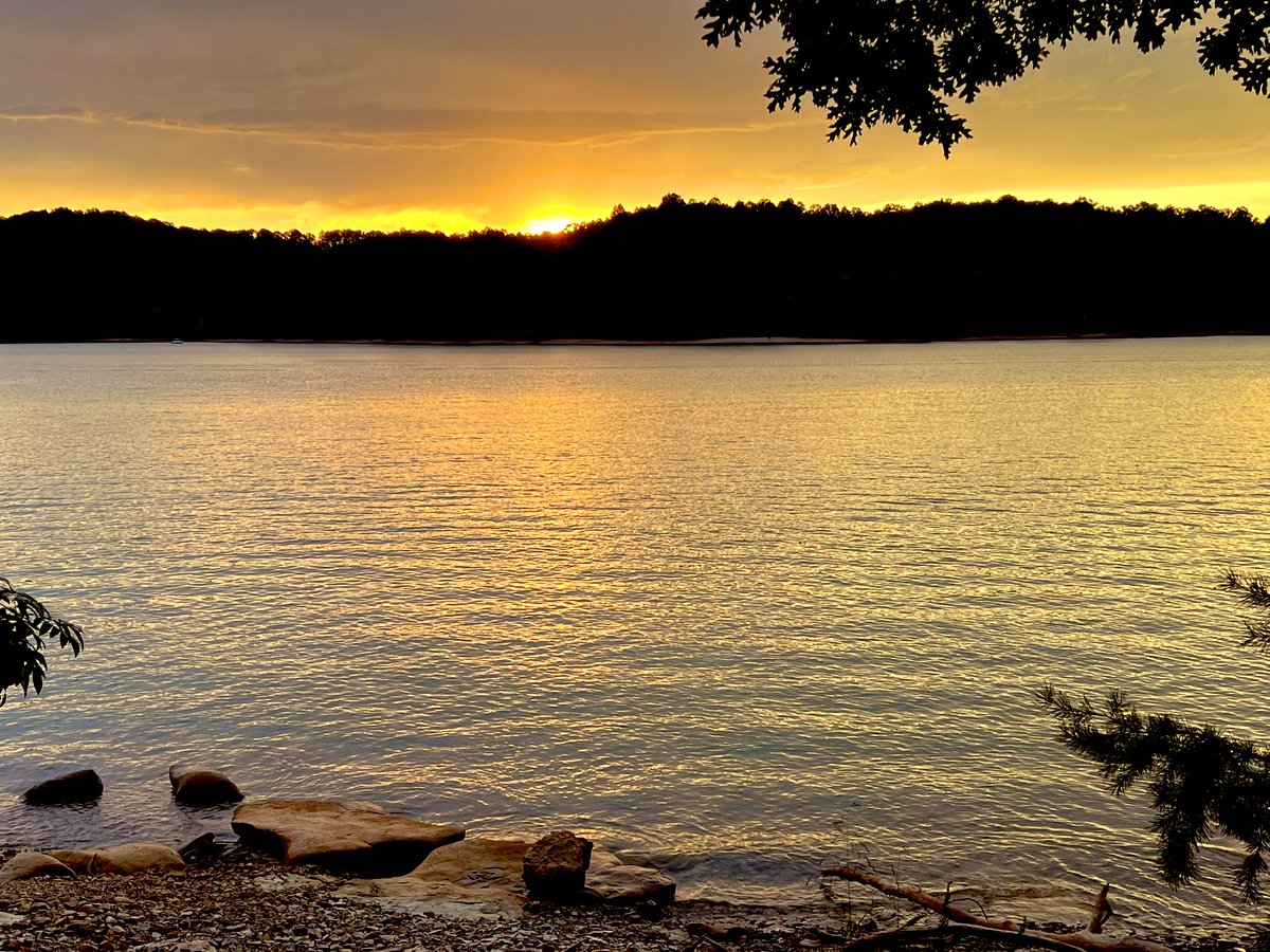 Beautiful day on Norris Lake today.