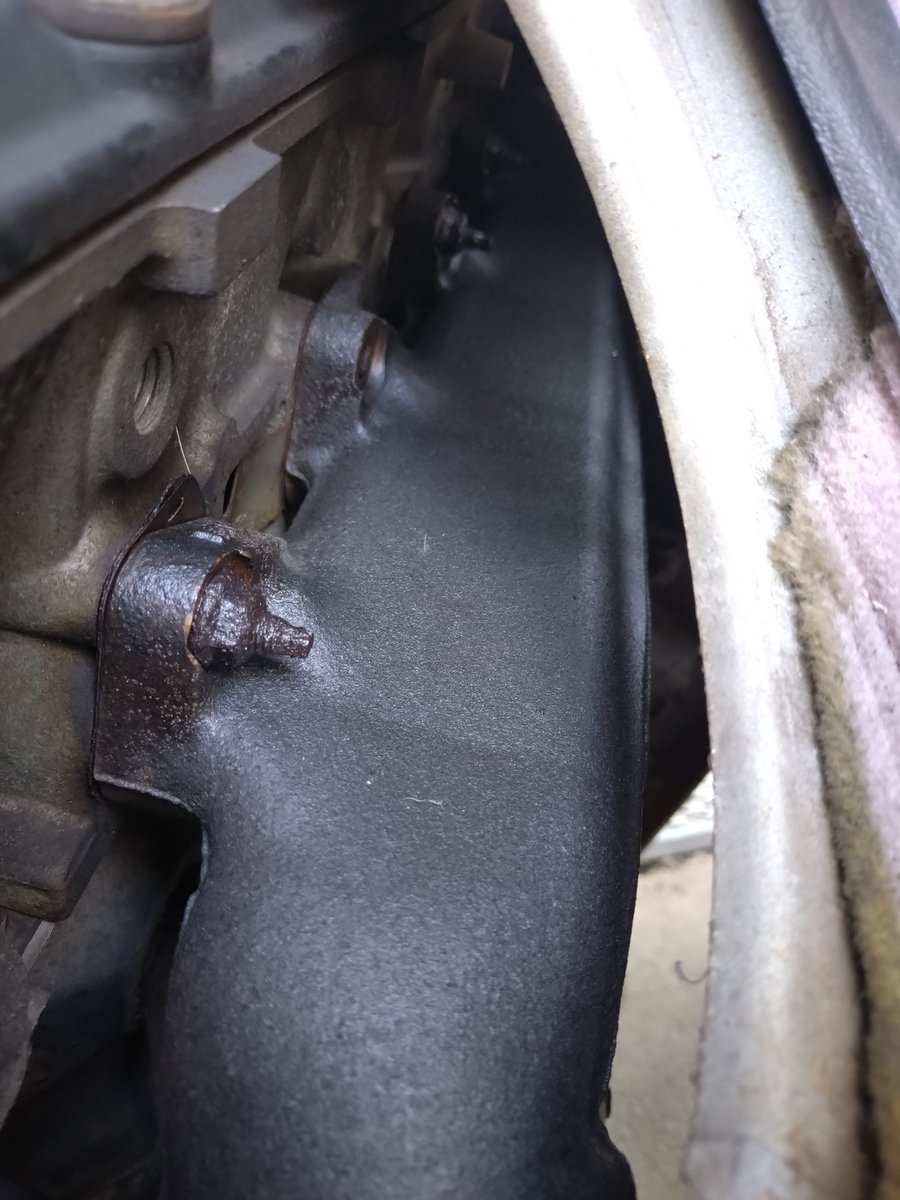 JinRbj's tweet image. ヴァーノンの排気漏れが酷く
マニホールドガスケット交換にチャレンジ
まずはシート外して作業スペース確保
#bcヴァーノン
#bcvernon
#c19le
#motorhome
#maintenance
#forde350