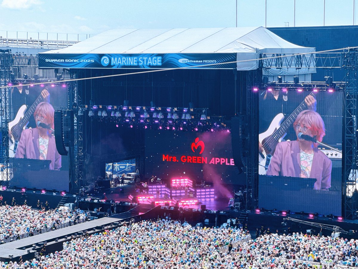 MGA_FC_INFO's tweet photo. ／
🍏#MrsGREENAPPLE 
  SUMMER SONIC 2025
＼

真夏のステージに登場したMrs. GREEN APPLE！
爽快なサウンドと圧巻のライブパフォーマンスで、

会場を光と音の渦に包み込みました🌈

この夏のハイライトを、一緒に体感しよう‼️

#サマソニ
#summersonic https://t.co/PXknKH2XkK