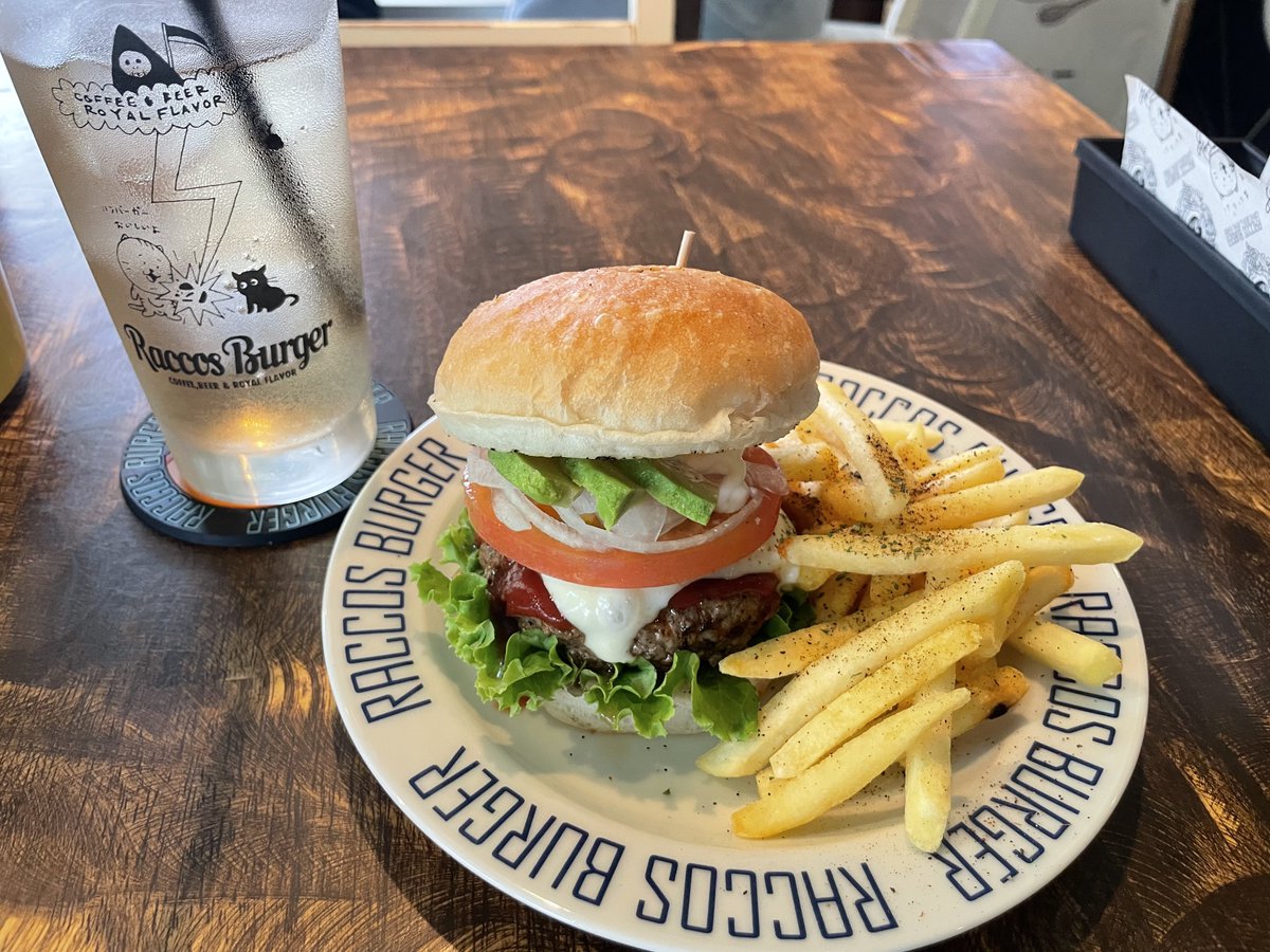岡山駅から徒歩10分 📍ラコスバーガーさん 食べログ100名店舗に2度選出