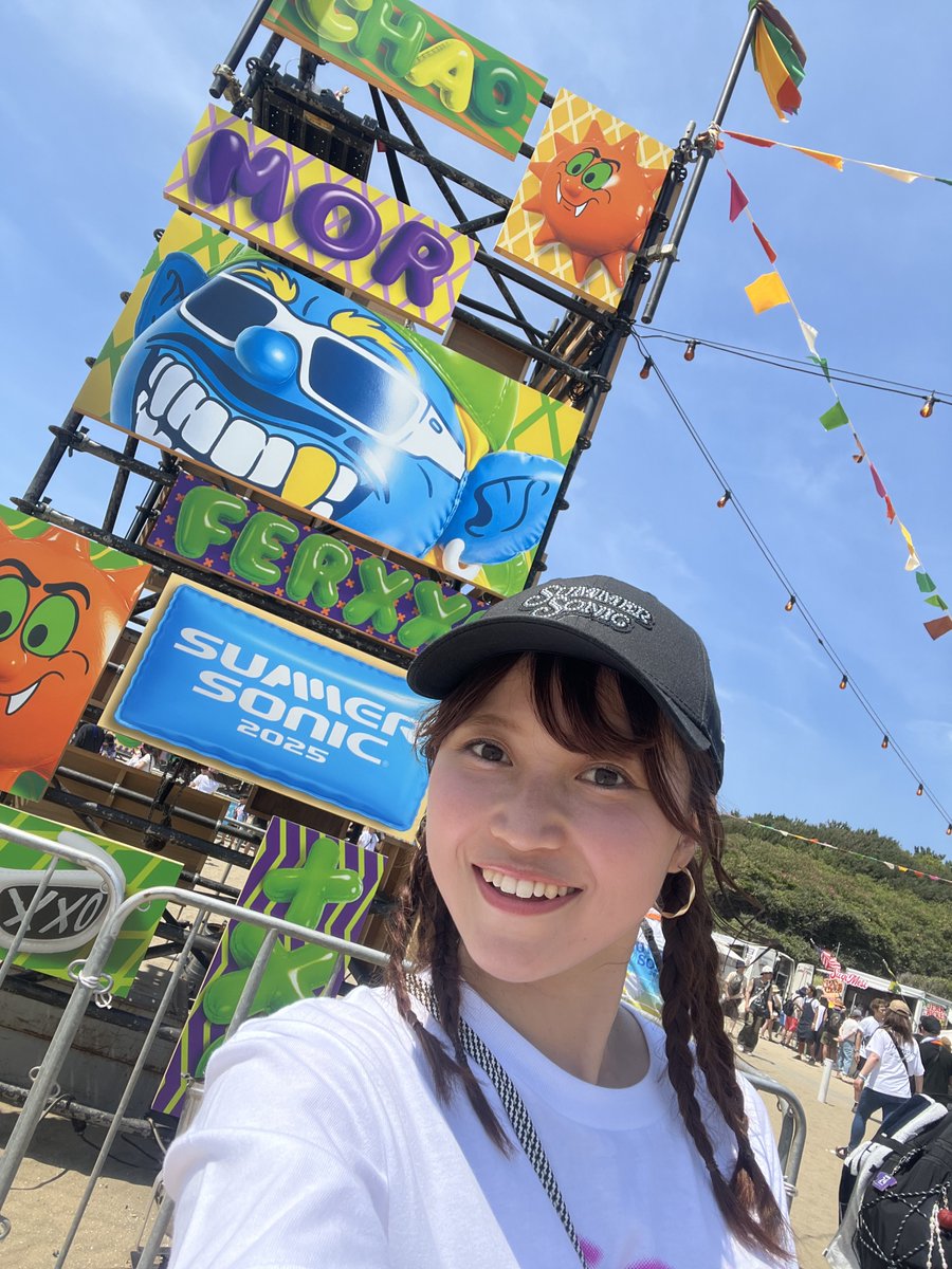 lfkanonmaejima's tweet image. #summersonic2025 
ビーチステージも12時にオープンです🏝️
ミニステージやDJ、カフェも盛り上がっていますが、熱中症対策は万全に☀️
この後13時から、#DefTech さんのステージです、お楽しみに🪩
#サマソニ 
@summer_sonic