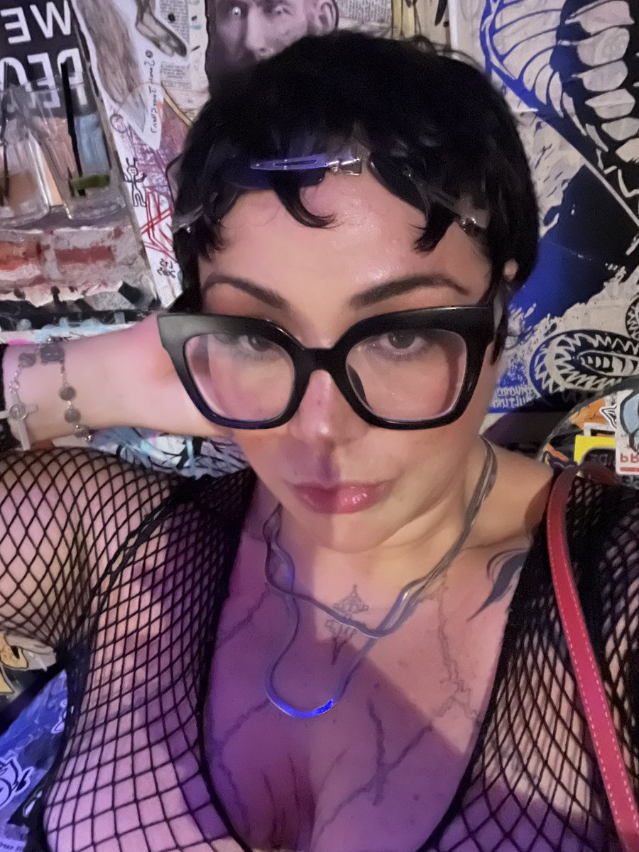 CHELLA 🇵🇸 (@comeseemetho) on Twitter photo 