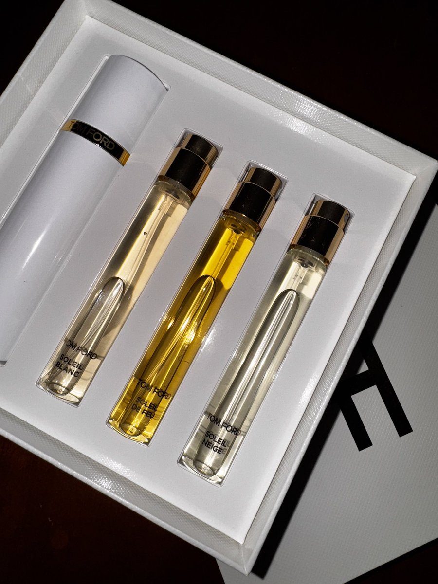 IAmRedSonya's tweet image. …and the gifts are rolling in…my best friend knows I love to cook so he got me a Crock pot! 😍 I absolutely love it. And Tom Ford Soleil Blanc is one of my favorite scents-my GG had the travel set (My 2nd) delivered to me. They smell so amazing!!! 🥹 #Incoming #BdayLoading ♍️