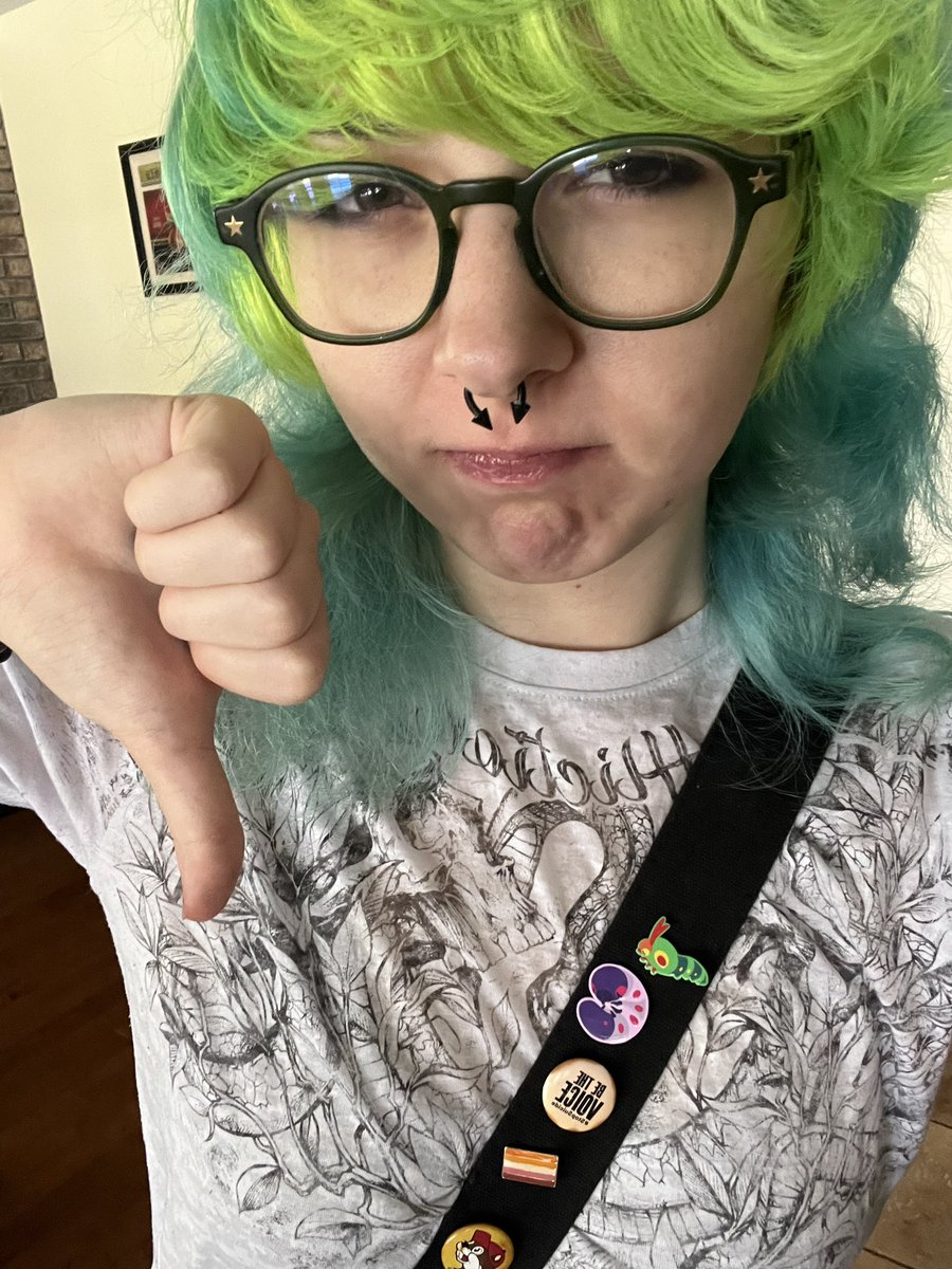 monosbug's tweet image. NEW #PROMOTWT cause im BACK ON TWITTER #LETSGOOOOOOO
MO HE/ANY 20 AUTISTIC LESBO
super normal about that grian guy
cosplayer (sometimes) 
my favs are all butch
follow for hit tweets😇
#traffictwt #hermittwt #jojotwt #drtwt #mhatwt