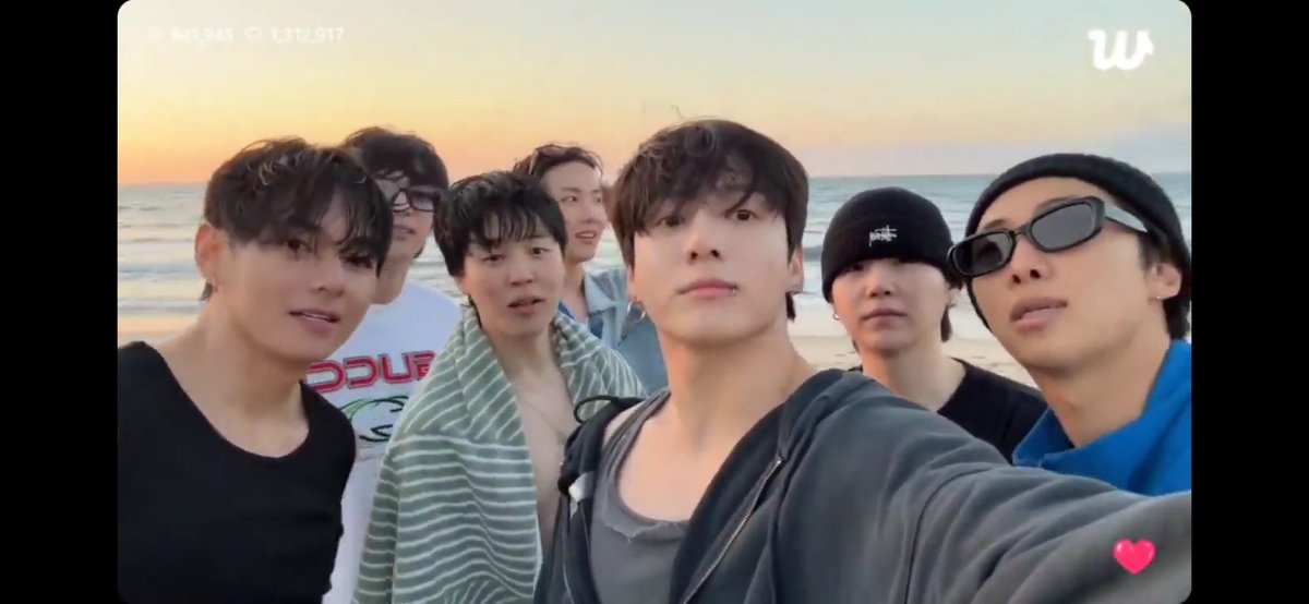 Bangtan Moms & Noonas ⁱˢ ᴾʳᵒᵒᶠ tweet media