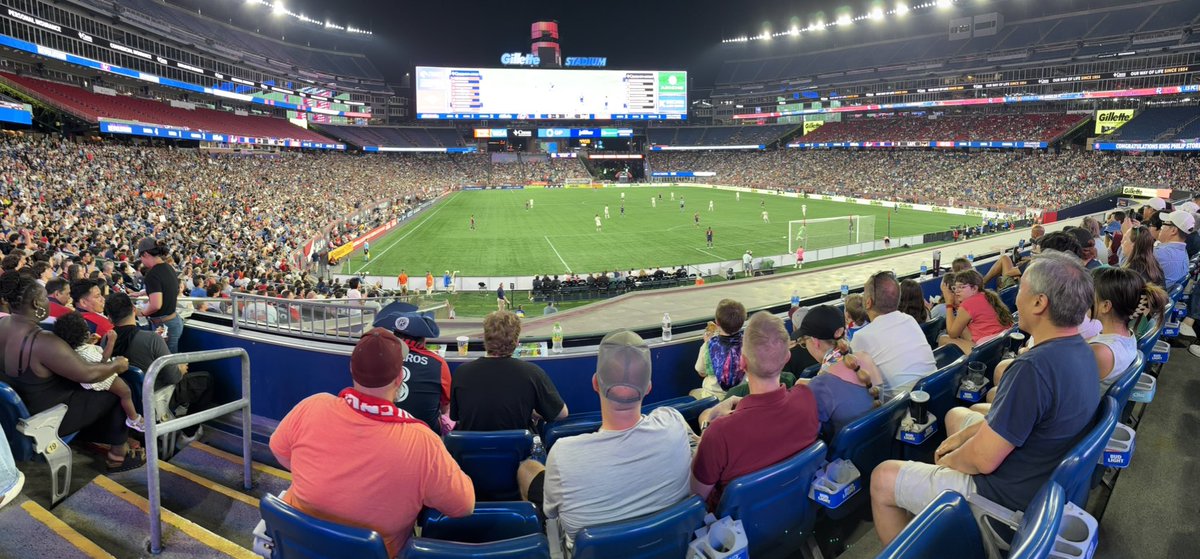 BalmforthAndy's tweet image. Fun night at the Gillette Stadium watching @NERevolution against @LAFC some stadium and nice to watch Carles Gil again after many years since he wore the #avfc shirt.