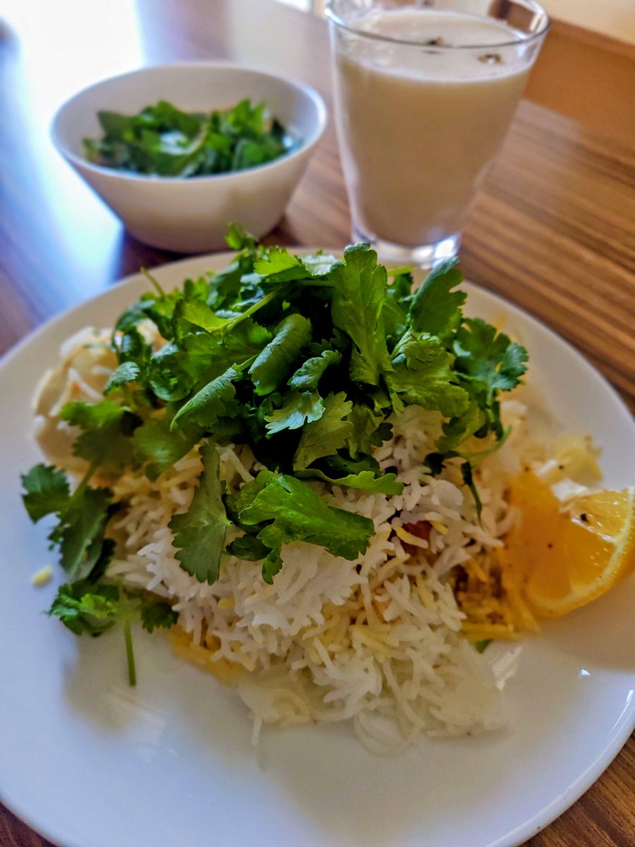 本日はチキンビリヤニ

パクチーがお値打ち価格であればビリヤニ作っちゃいませんか？w