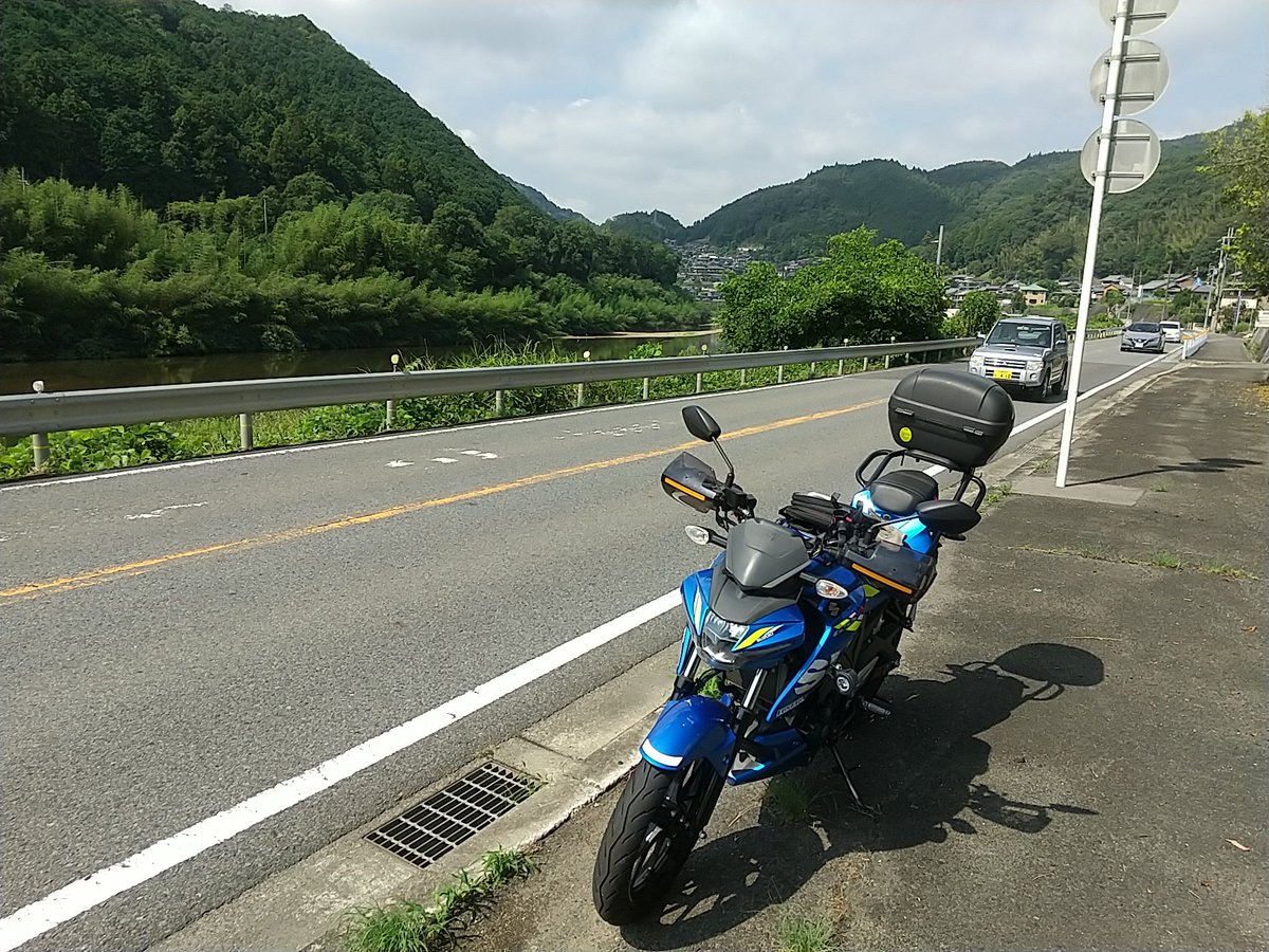 mossgreen7880's tweet photo. #木津川沿い
#京都いずみチャーミングロード
超快走！
何度も走りたくなる～😆
#gsxs125  #ツーリング https://t.co/MEZlJD6if1