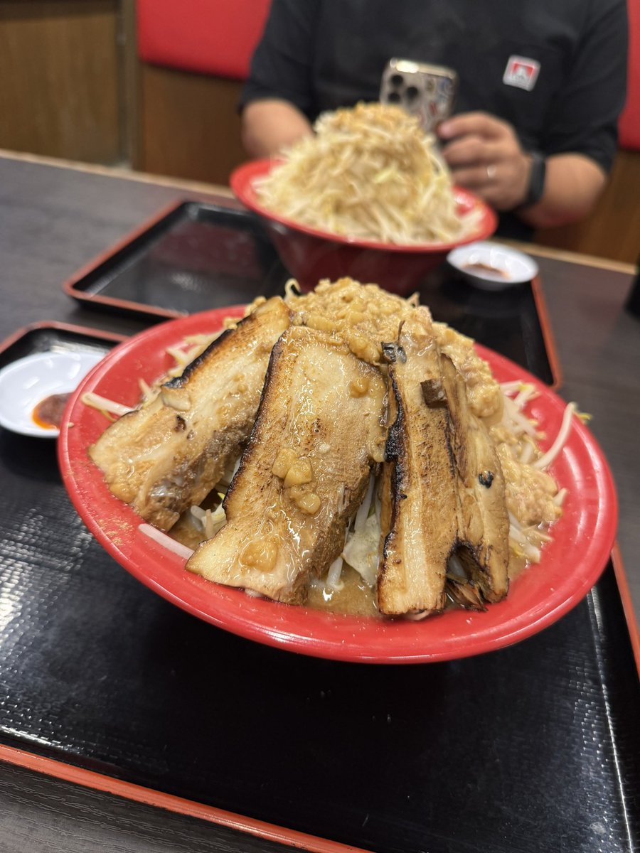v_stromegu's tweet photo. 【急募】ダイエットの方法🍜

お盆休み中、毎日がチートデイだったので
明日からダイエット頑張ります🐷🐷🐷 https://t.co/ia9V6cxxzw