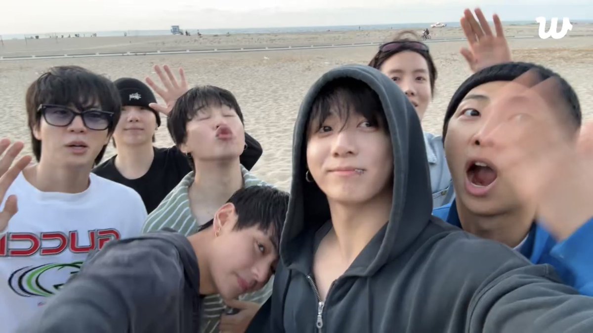 บ้านทานตะวัน 💜⁷ tweet media