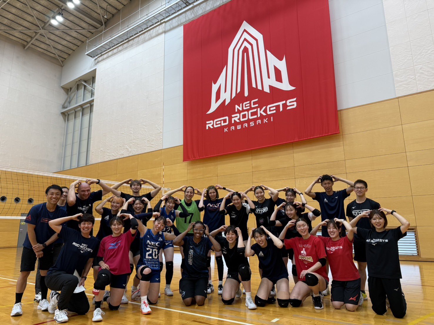 NECレッドロケッツ川崎　伊藤一葉　直筆サイン入り　ユニフォーム　年代別日本代表 NECレッドロケッツ川崎 伊藤一葉 直筆サイン入り ユニフォーム 年代別