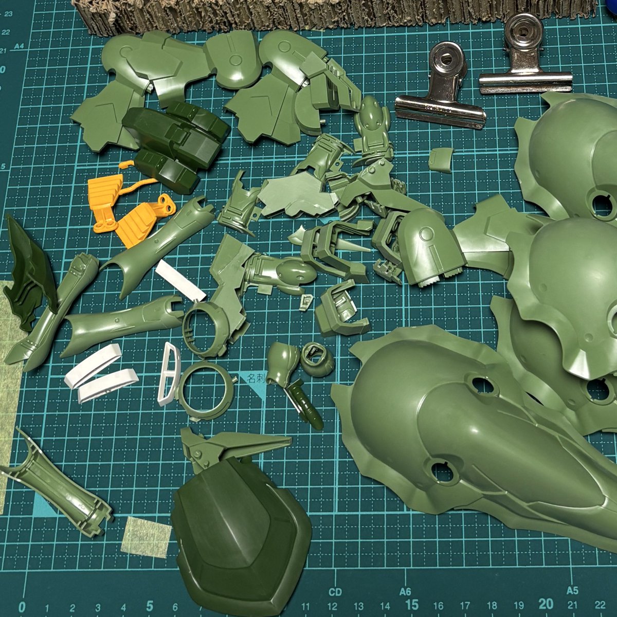 wonkayoshi_PSO2's tweet image. 筋彫りしようかなぁ〜組の厳選しました
あくまでも掘り直しだけで、新たに掘るつもりは全く無いです

マットキャンディ塗装にしようと思っているので、そもそも筋彫りとか墨入れ自体あんまり要らないのでは？と思っていたり
どうなんすかね

#ガンプラ