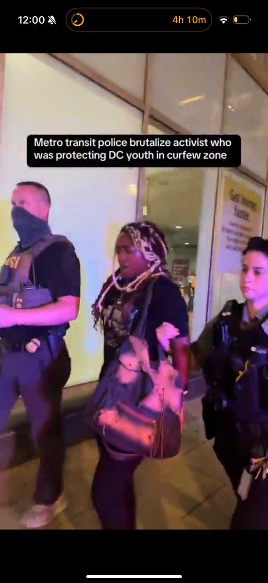 MissBeaE's tweet image. .@factsandfire was arrested Friday night while filming Metro police confronting teens accused of fare evasion at a DC station.

Within moments, she was handcuffed, allegedly pepper-sprayed, and charged with fare evasion, resisting arrest and obstruction of justice.

A thread.