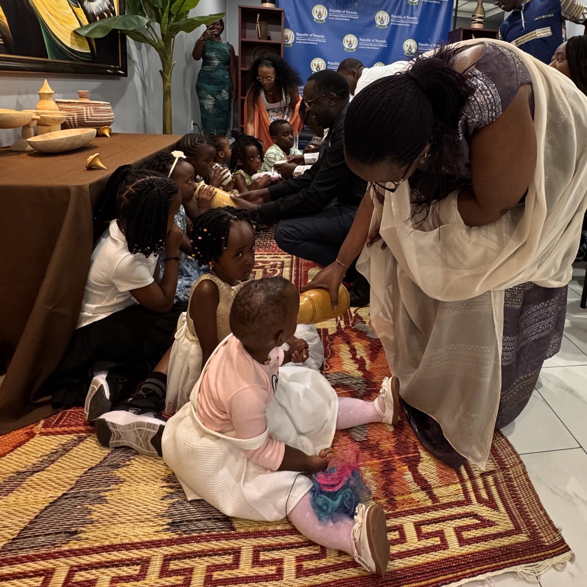 RwandaUN's tweet photo. This afternoon, Rwandans across the Tri-State gathered to celebrate #Umuganura in New York City🗽.

Amb. @martinngoga emphasized #Umuganura as a tradition revitalized to reclaim 🇷🇼’s heritage and part of the journey of self-determination where homegrown values shape our national story.

#Umuganura2025