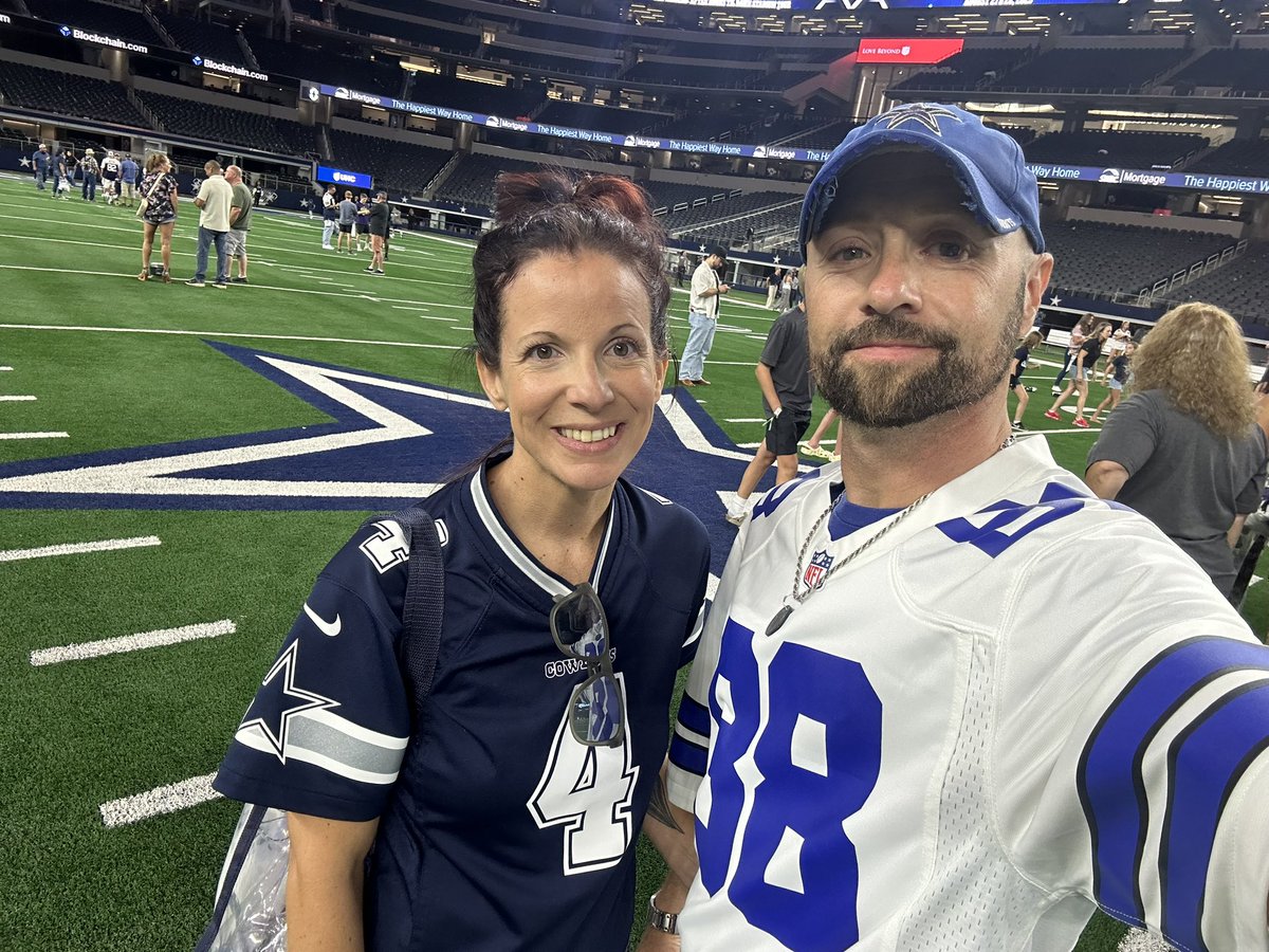 JimmyThreeGats's tweet photo. Finally on hallowed ground ❤️@dallascowboys https://t.co/Dx90Cf2lyj