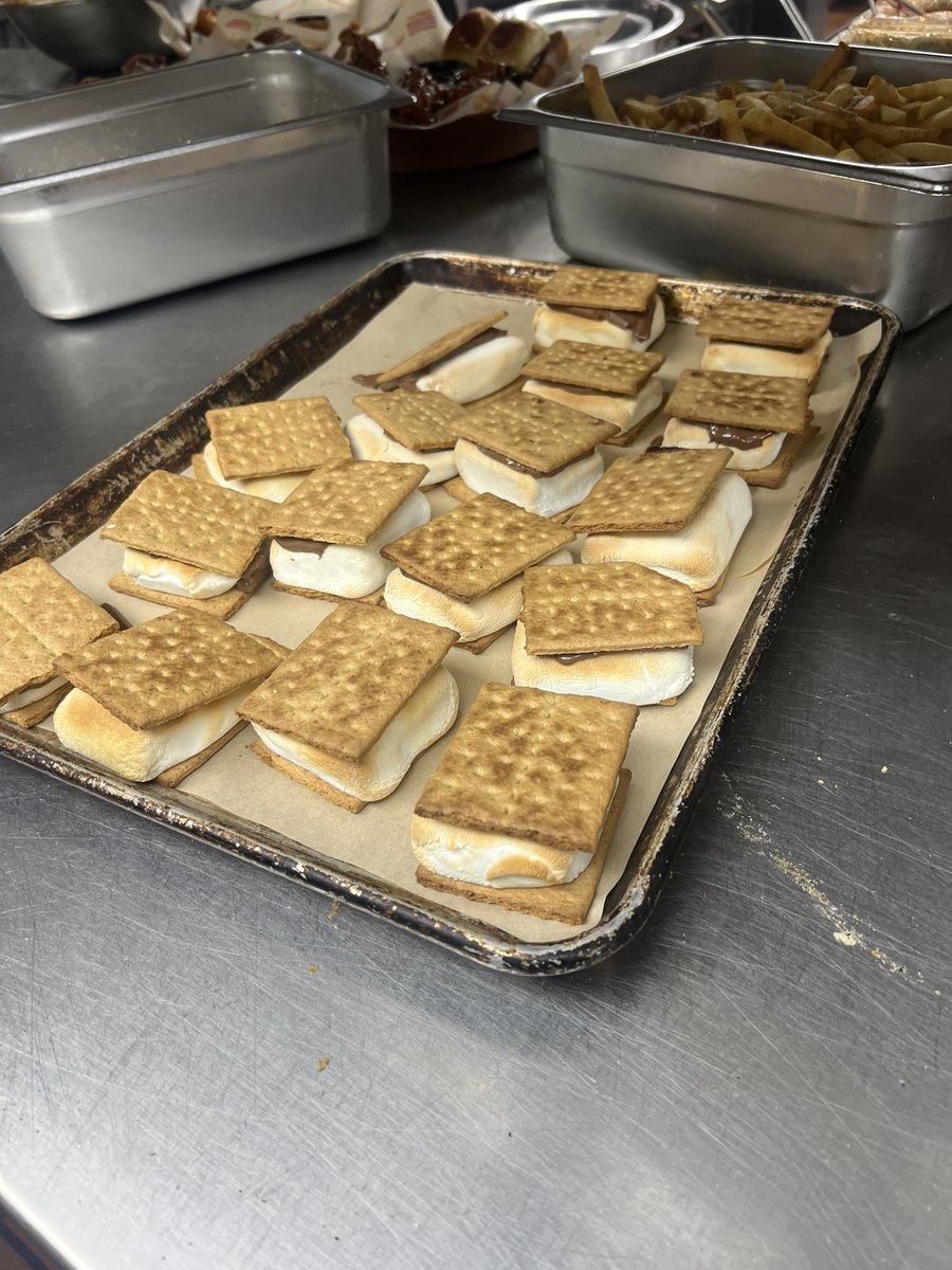 hopfamX4's tweet image. Chilis s’mores day!! #ChilisLove