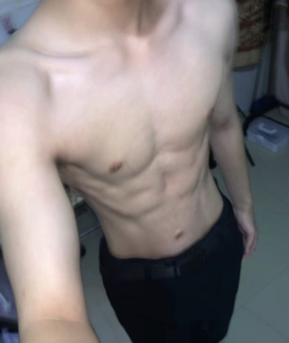 L87863493's tweet photo. 薄肌？＃男大 ＃体育生 https://t.co/0F0r2zi8PQ