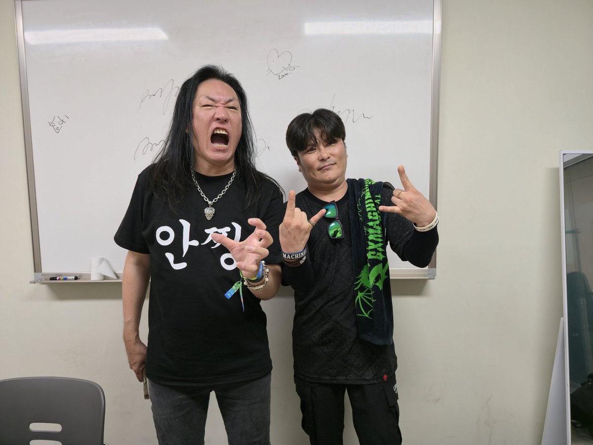 madgboy's tweet photo. @SMG_ANCHANG thank you!!!!!!! my rock star https://t.co/0cMr380hmC