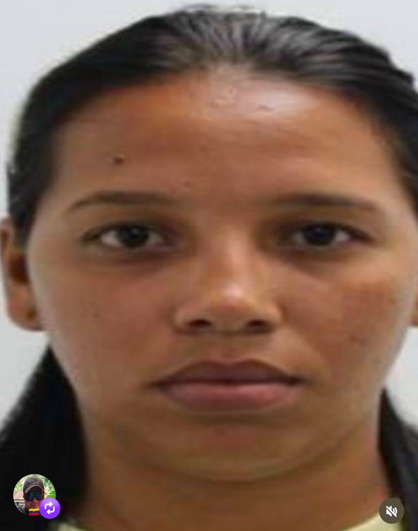 #ÚltimoMinuto Autoridades colocan afiches en el Puente Internacional Simón Bolívar (Táchira) de dos solicitados por su presunta vinculación con la bomba colocada en la Plaza de La Victoria, adyacente a Plaza Venezuela. Ellos son: Carlos Luis Arrieta y Aliannis Araujo Lozada